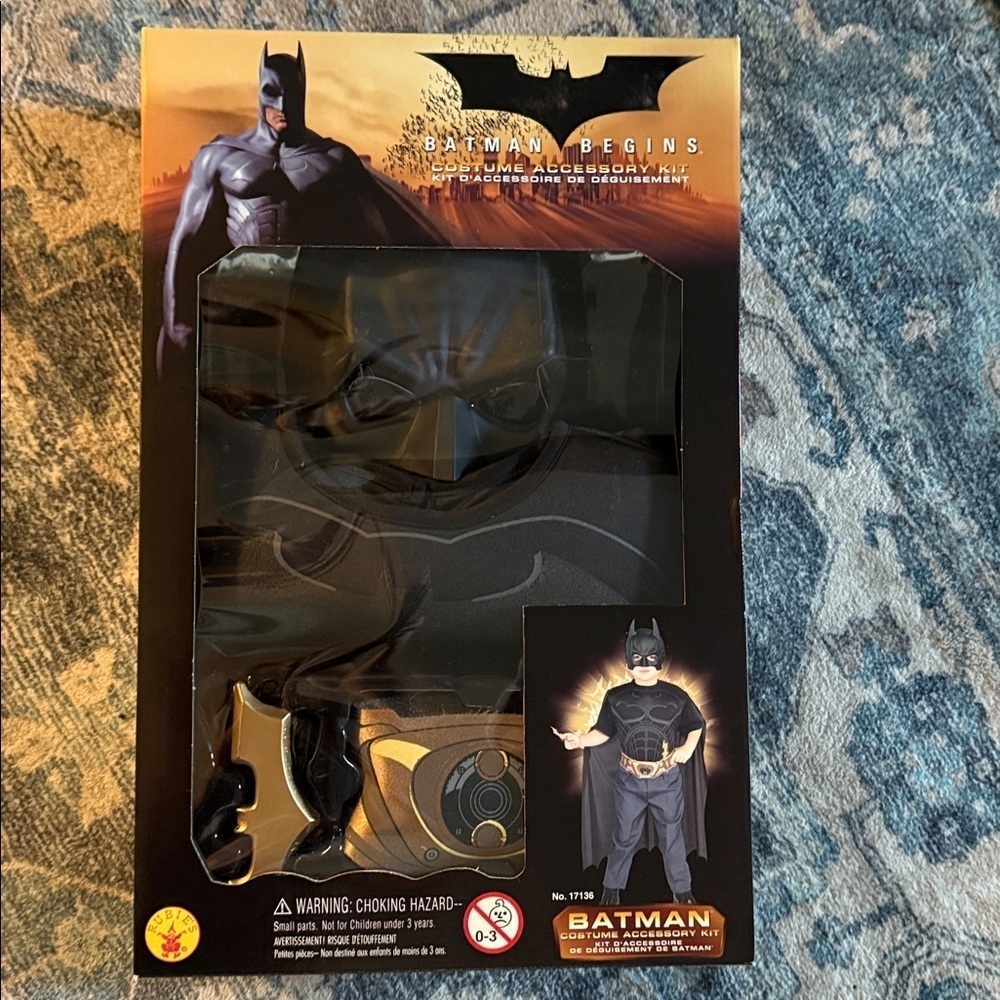 Batman Halloween Costume. Batman Begins costume and accessories. New in box
